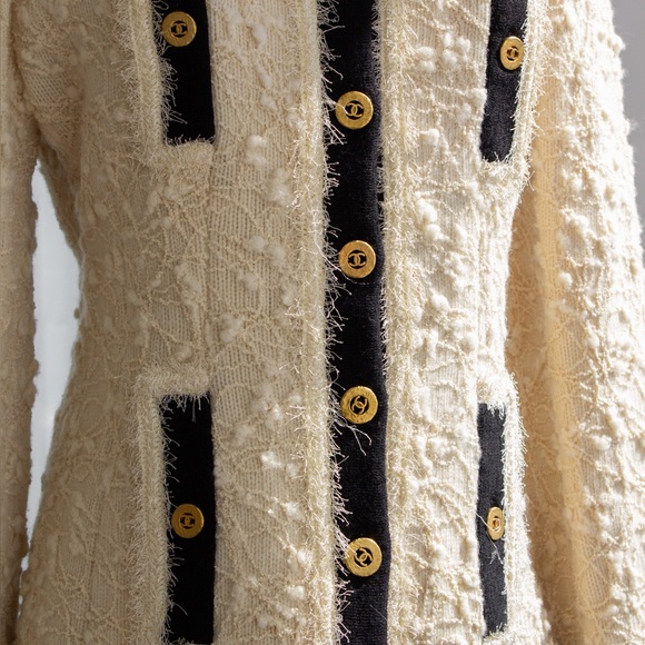 Chanel Vintage F/W 1994 Ecru 24K Gold Black Textured Tweed 94A Jacket - Picture 10 of 17